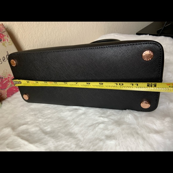 MK satchel - Picture 7 of 11